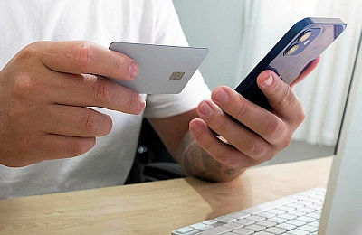 bankkártya és mobil