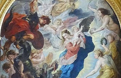 ​Az Apokalipszis égi asszonya a fiúgyermekkel és Szent Mihály arkangyal küzdelme az ördöggel egy festményen a freisingi&nbsp;székesegyházban